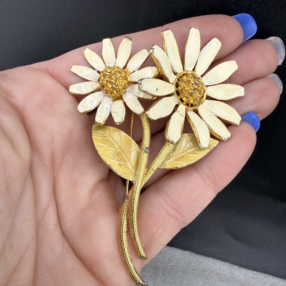 Vintage BSK Flower Brooch‎ Gold Tone Enamel Rhinestone Mod Pop Art Floral